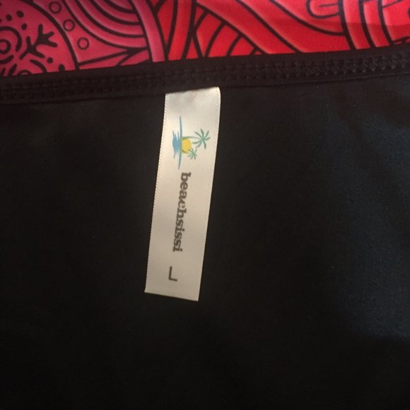 2 Piece Blouson Tankini Size L by Beachsissi Red/Black Print Top Black Bottom - Picture 8 of 8